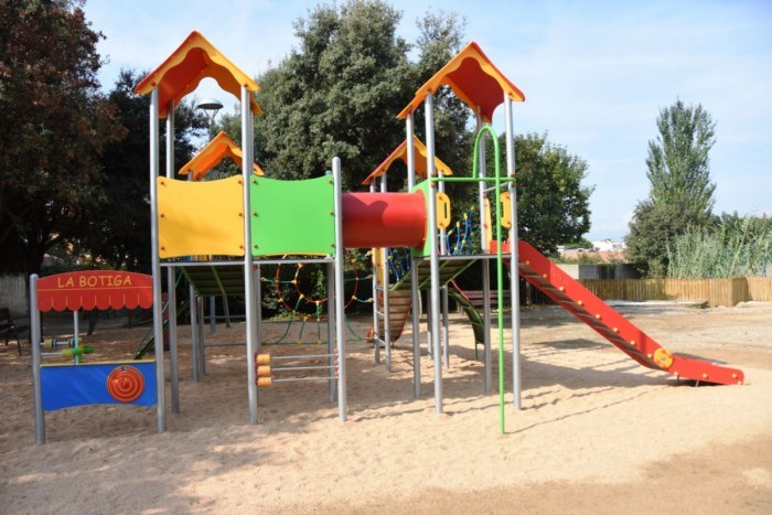 Estrenado el parque infantil en Cassà de la Selva